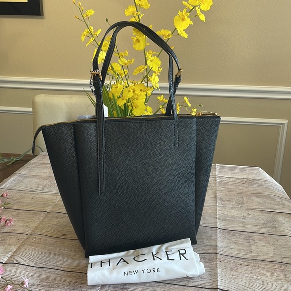 NWT Thacker
Vern Medium Tote Bag - Picture 2 of 8